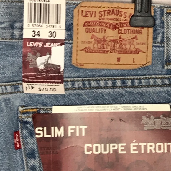 Levi Strauss Slim Fit Highrise Mom Denim Jeans - Picture 7 of 10
